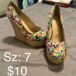 Floral wedges